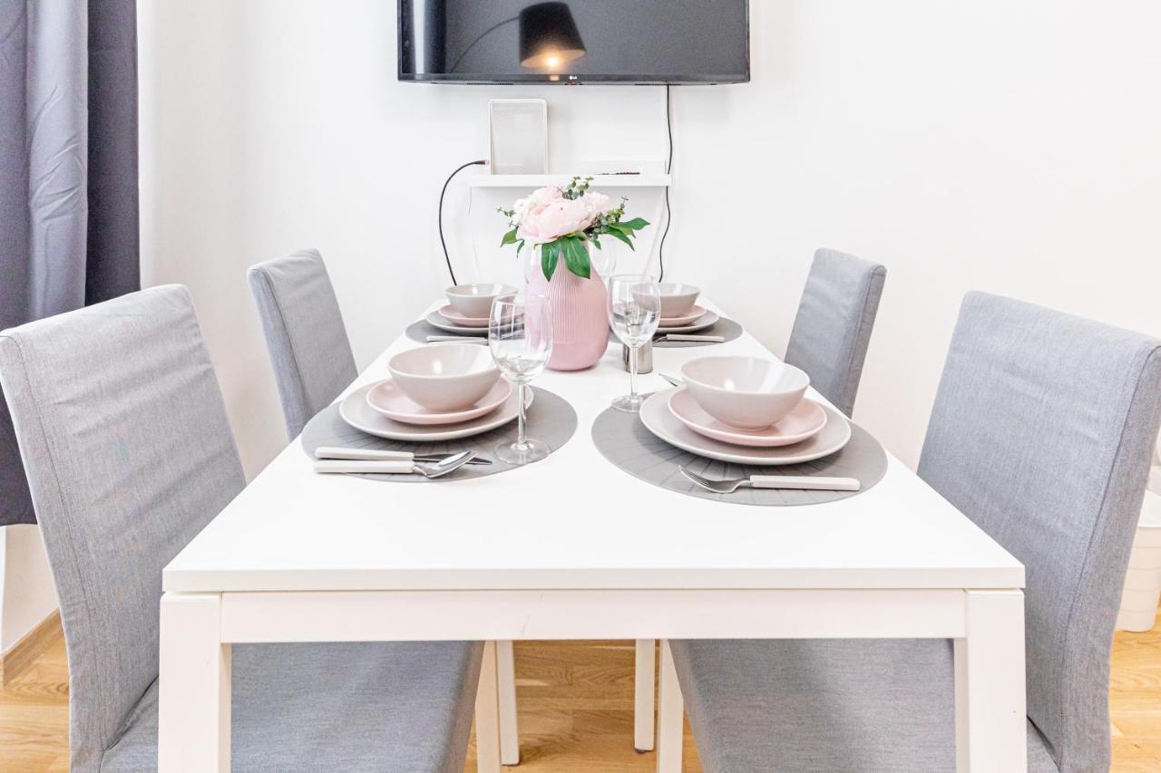 Apartment Premium Close To Metro U2 & Congress Center *